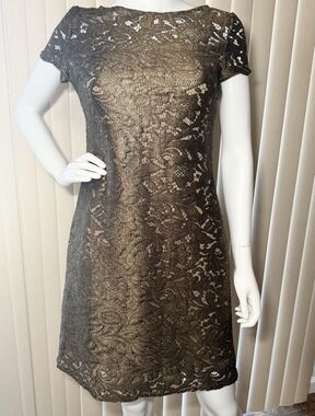 Julia Jordan Dress Size 6 Gold Metallic Lace Short Sleeve Cocktail Party